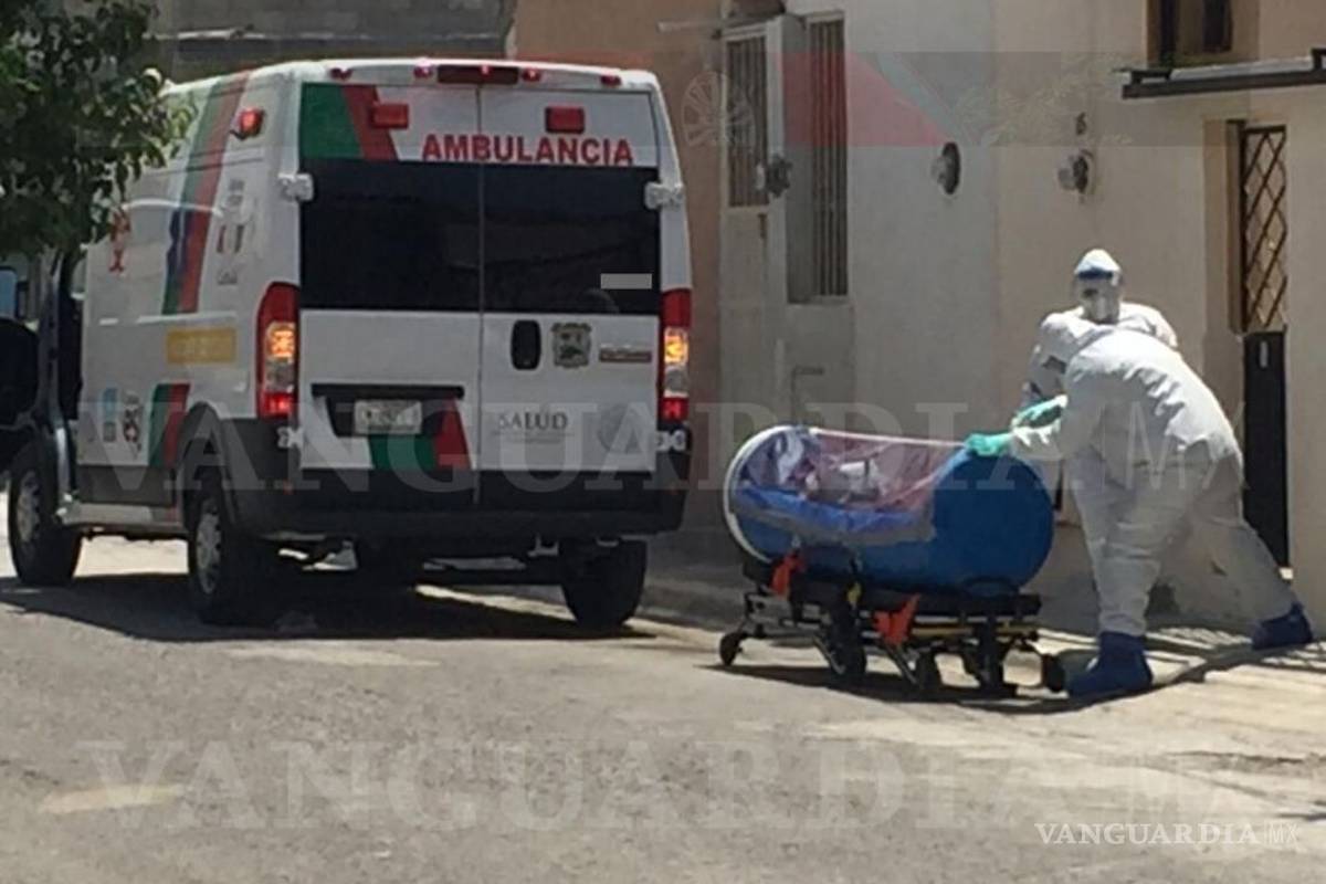 Dan resultado negativo de hombre que murió en casa en Saltillo; trasladan en cápsulas a sospechosos