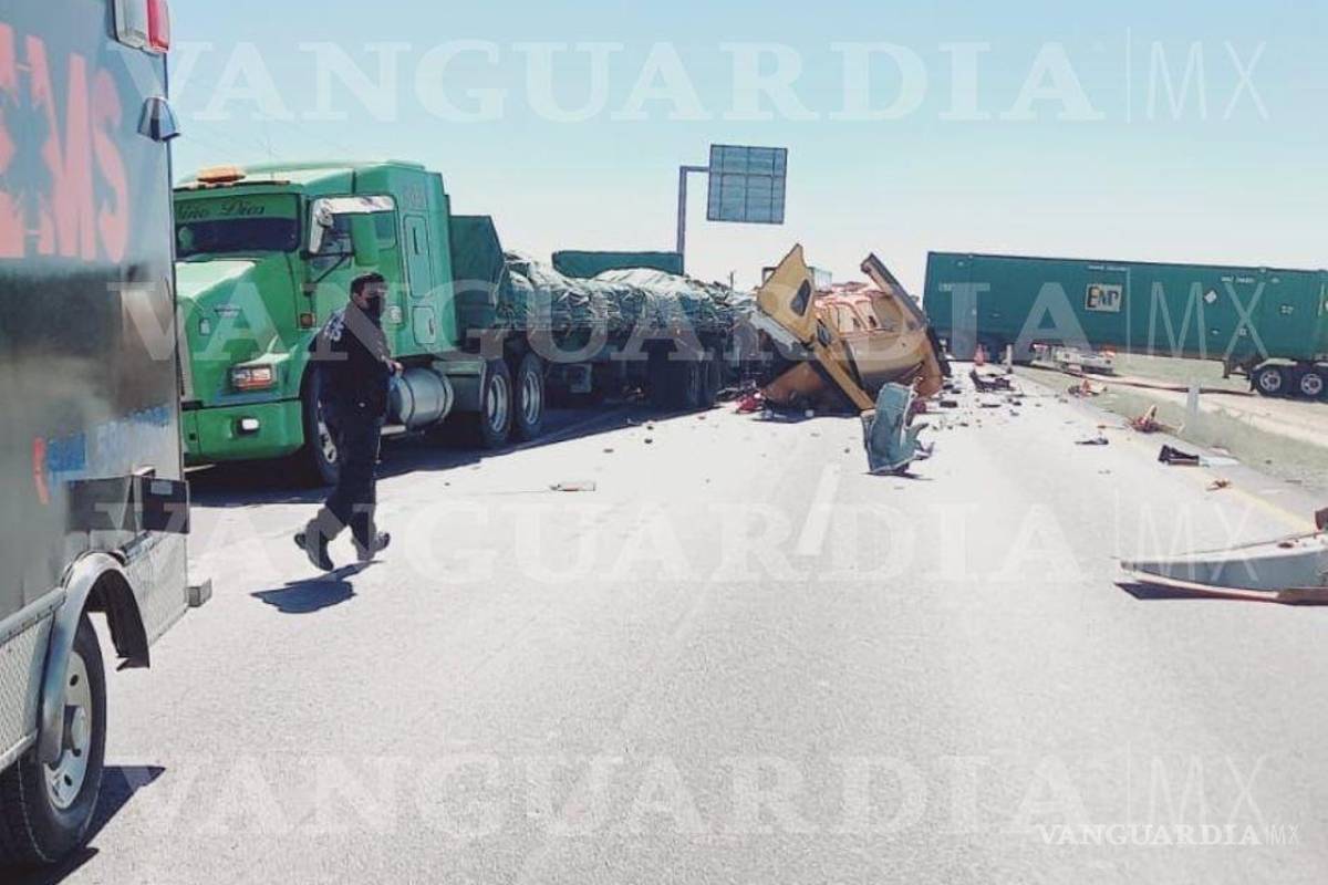 Colisión de tráileres deja a un hombre amputado; circulación permanece cerrada en Los Chorros