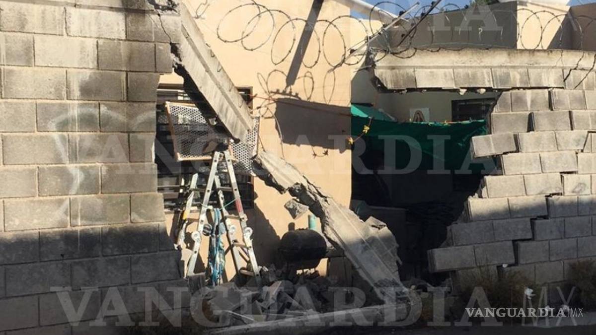 Tráiler derriba pared de casa en Saltillo