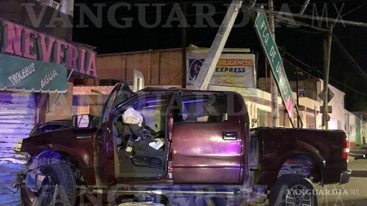 Hombre fallece luego de fuerte choque en Saltillo, a una cuadra de su casa