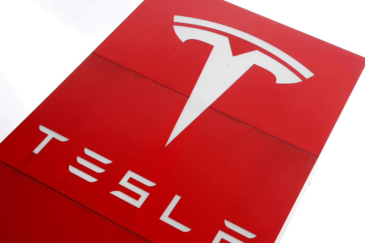 Con una fría carta, Elon Musk despidió a 14 mil trabajadores de Tesla