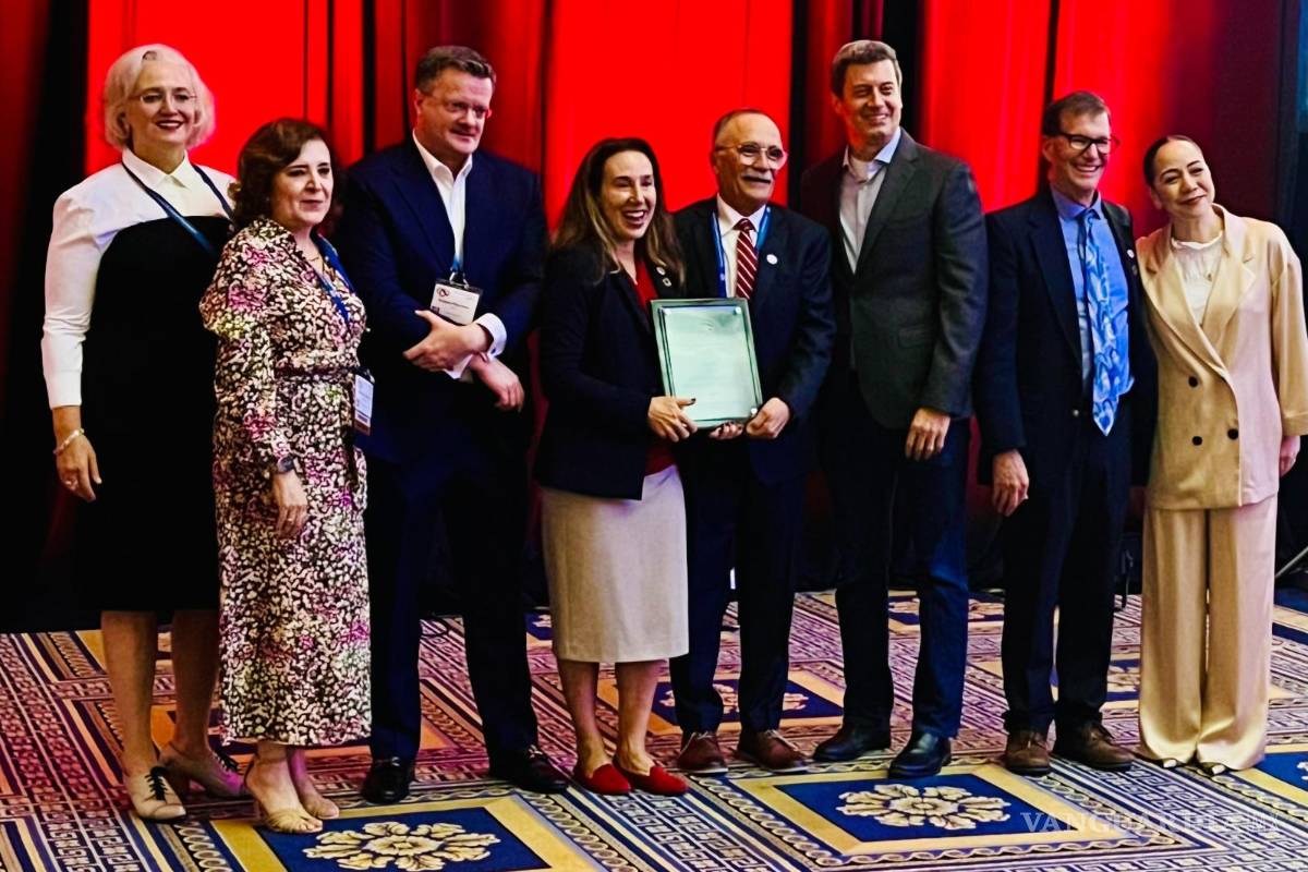Premian a TecSalud por su programa de Oxigenación por Membrana Extracorpórea (ECMO)