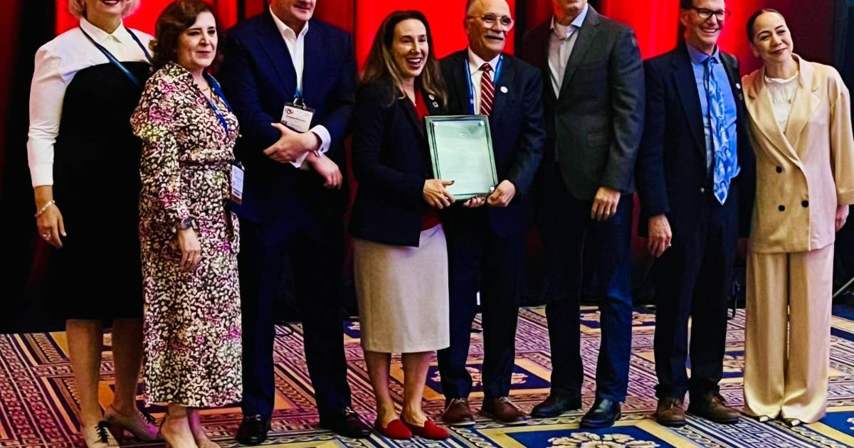Premian a TecSalud por su programa de Oxigenación por Membrana Extracorpórea (ECMO)