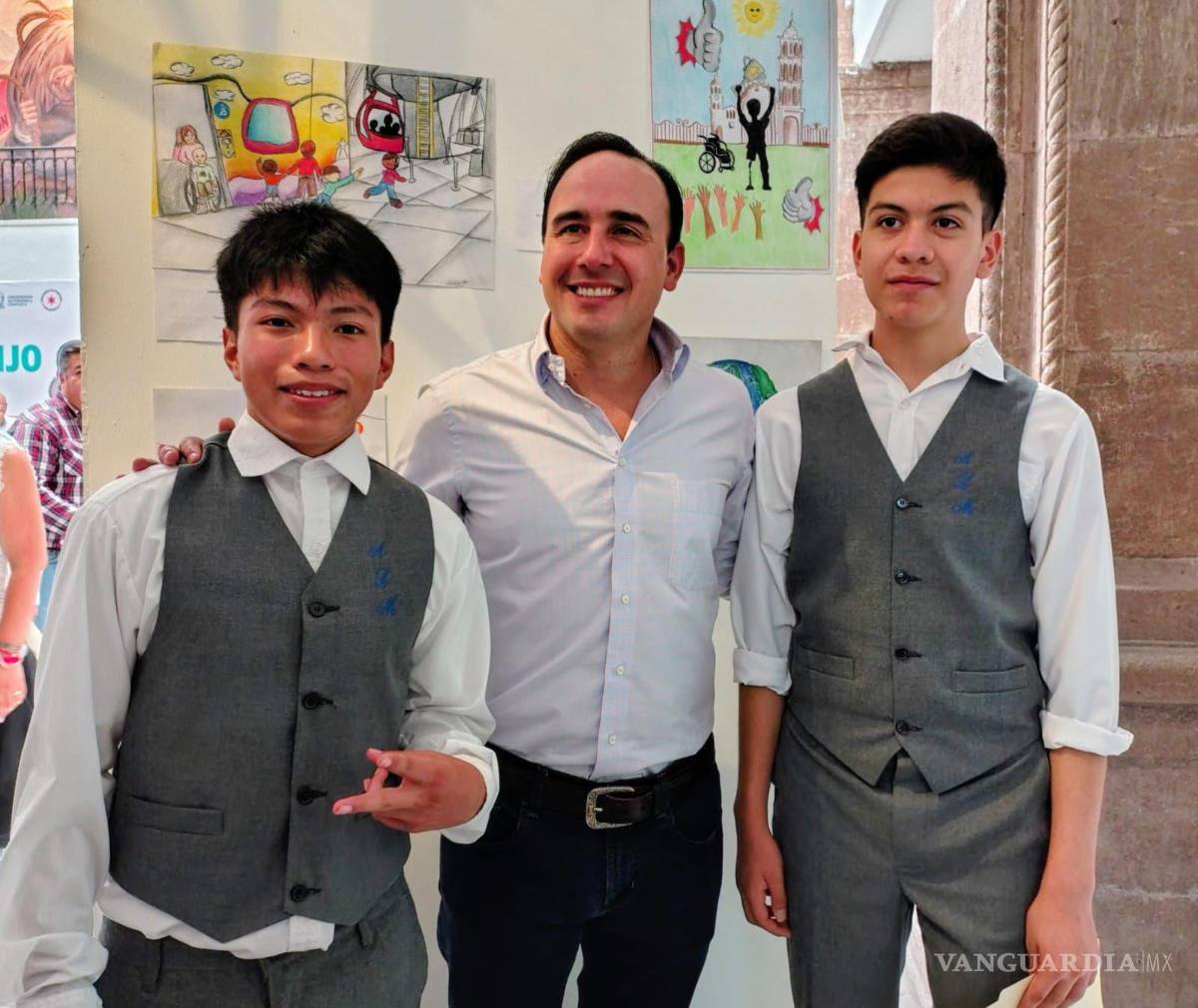 $!El gobernador Manolo Jiménez encabezó la ceremonia de premiación del concurso “#YoPorLaInclusión”, destacando el trabajo en equipo y el respeto a la diversidad.