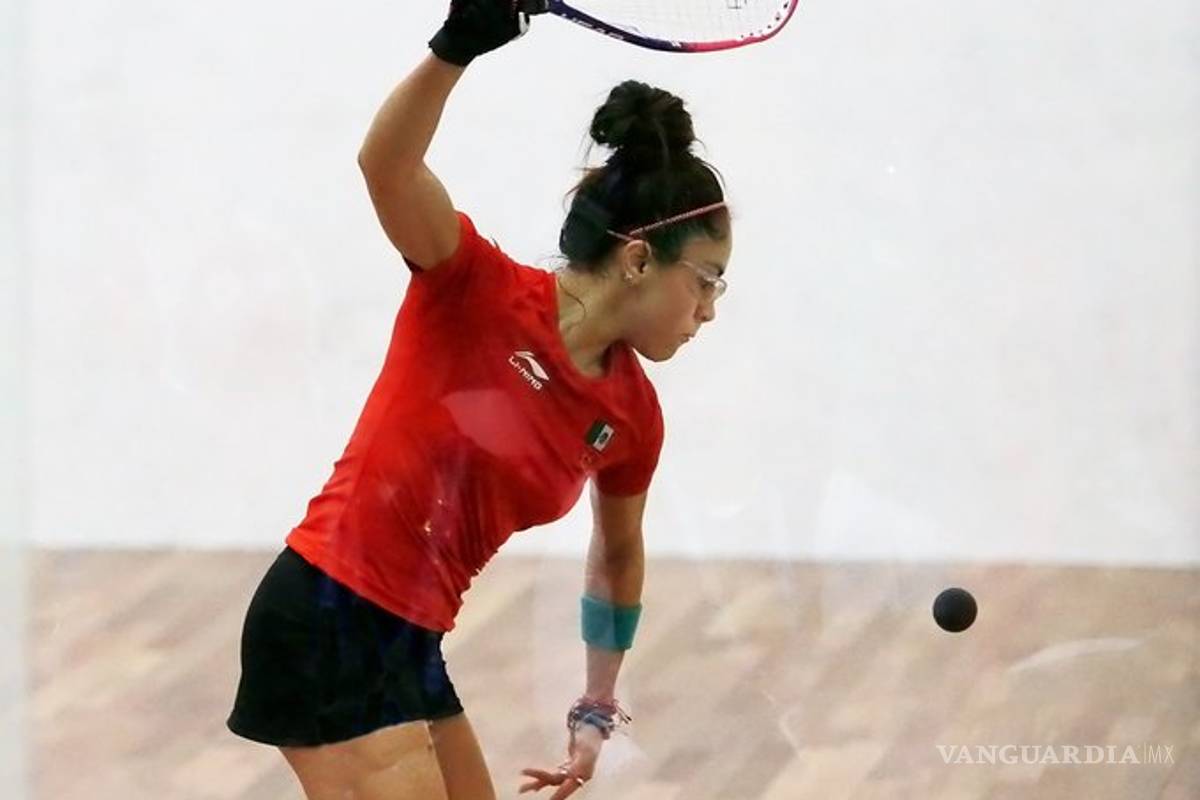 Paola Longoria festeja su título 100 en su carrera