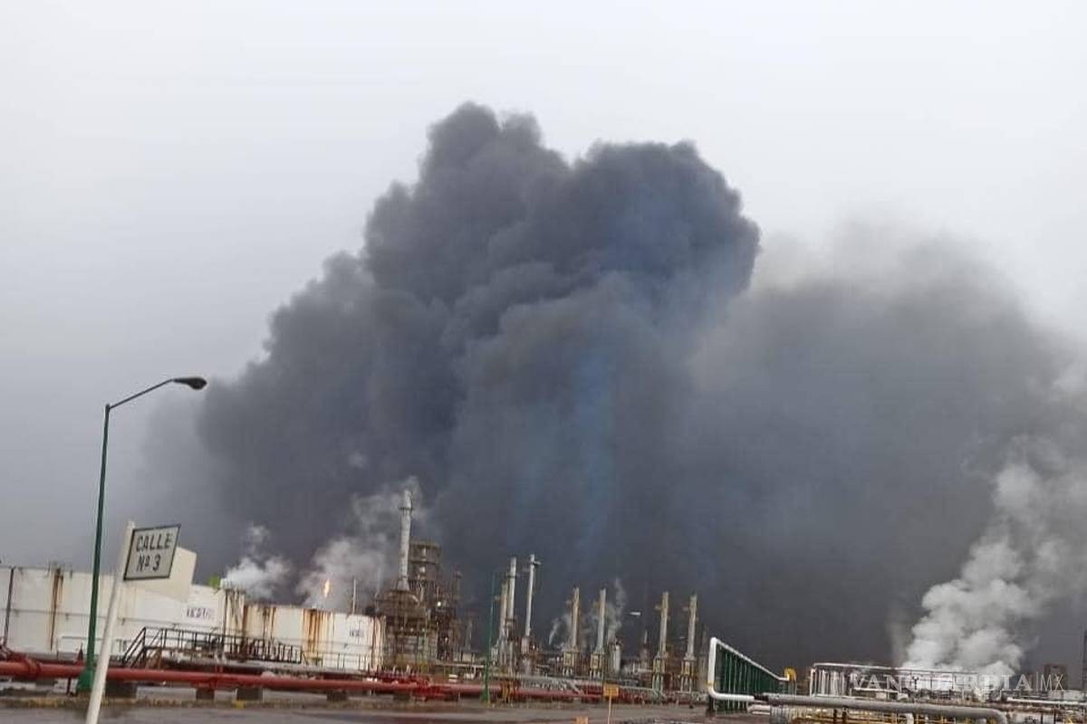 Incendio en refinería de Pemex en Oaxaca dejó dos muertos
