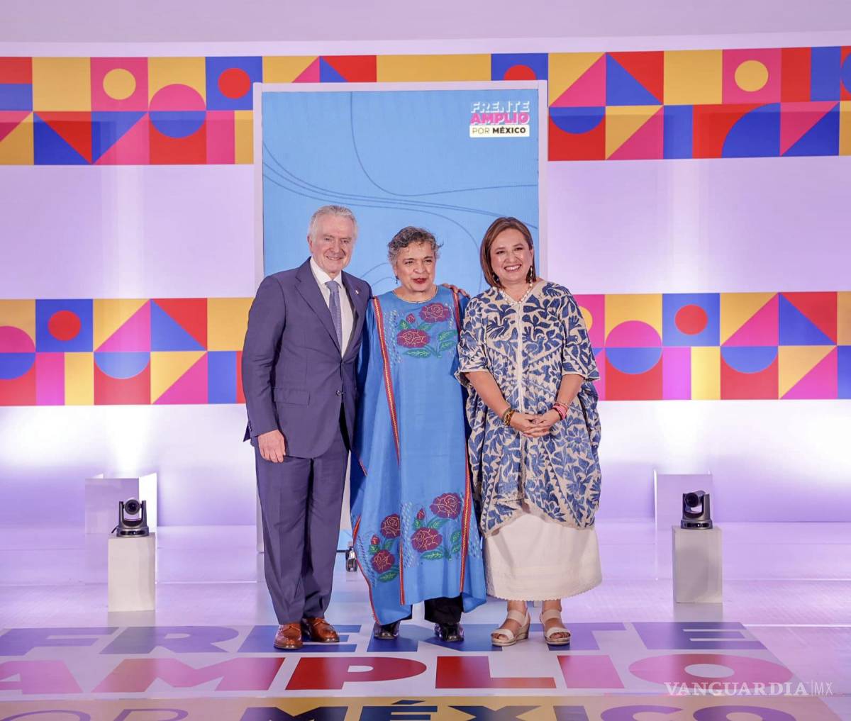 $!Santiago Creel, Beatriz Paredes y Xóchil Gálvez en los foros ciudadanos del FAM en Monterrey.