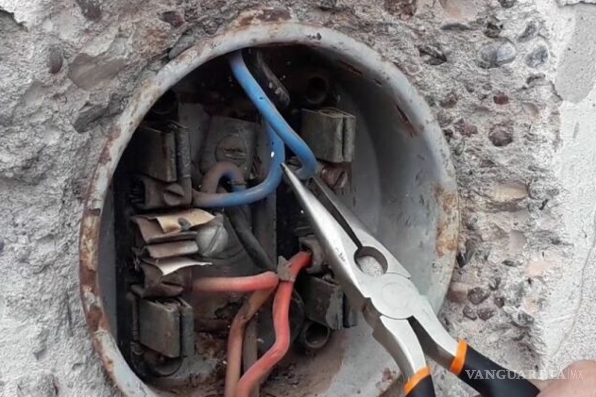 Atención, así es como la CFE busca parar los ‘diablitos’ en el medidor; ¿es un delito?