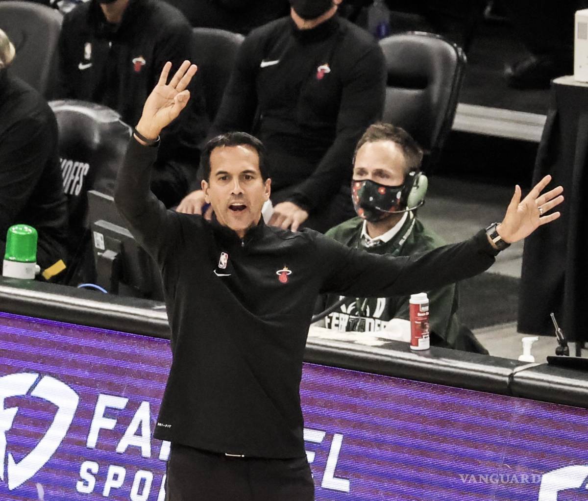 $!Erik Spoelstra, de Miami Heats, será el mejor entrenador de la temporada según las predicciones de NBA.com. EFE/EPA/Tannen Maury