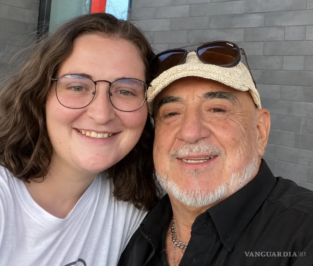 $!Natalia compartió imágenes junto a su padre, Héctor Antonio Verduzco, cuya muerte ocurrió el pasado 22 de julio mientras permanecía internado en el centro de rehabilitación.