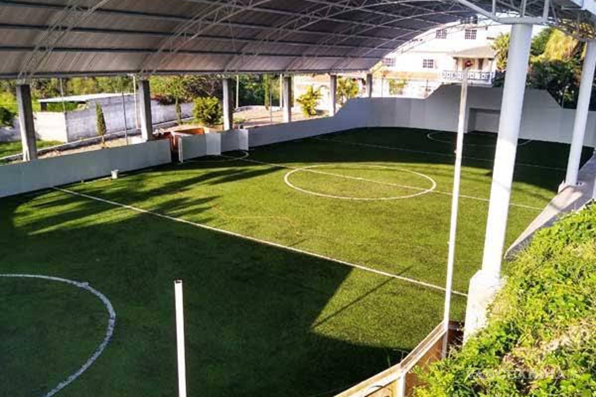 Revisan campo deportivo tras pelea campal en partido infantil en Torreón, y aunque volaron cervezas sigue abierto