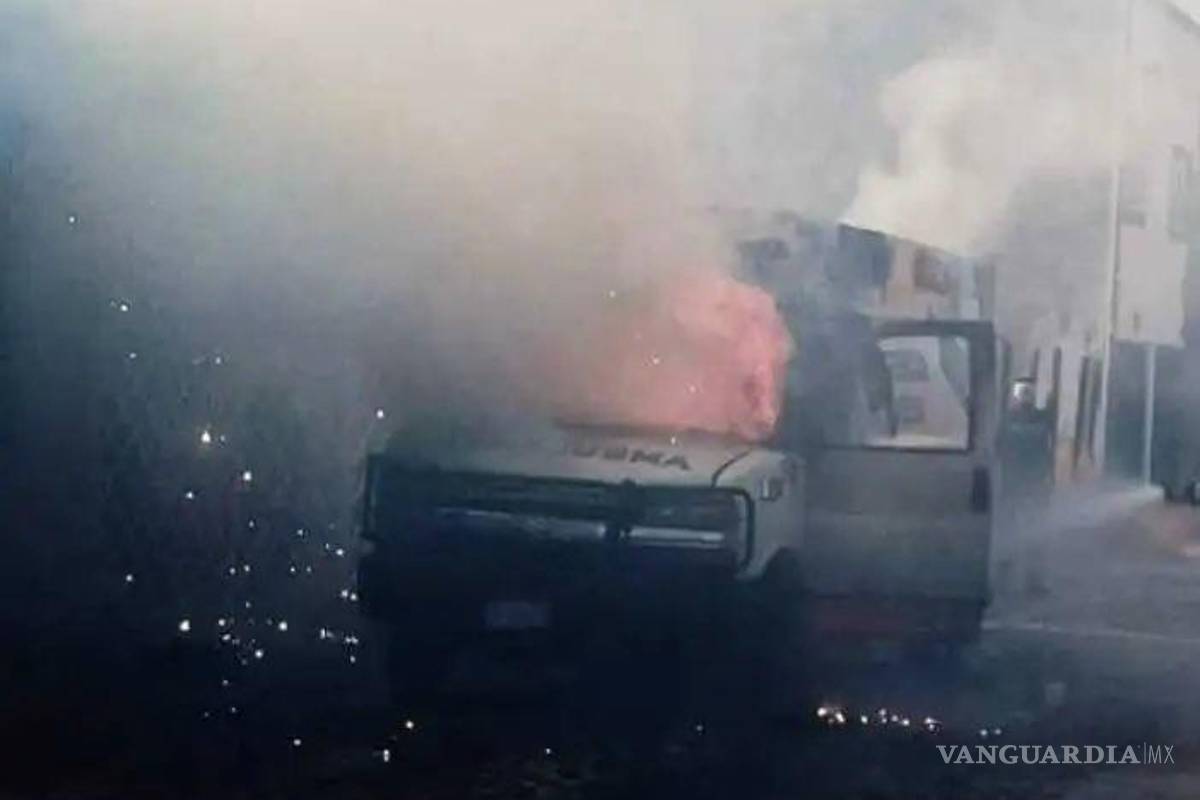 Queman ambulancias y matan a dos paramédicos y dos policías, en Guanajuato
