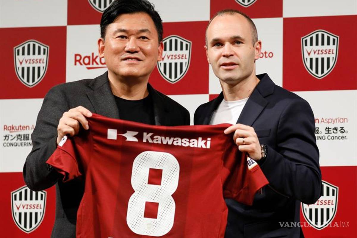 Iniesta es presentado en Japón