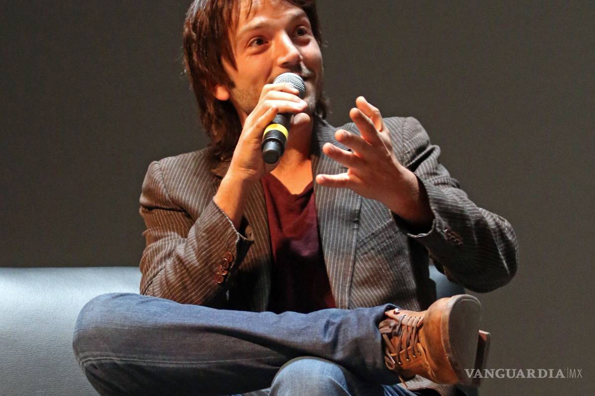 Diego Luna hace homenaje a las madres en su nuevo corto