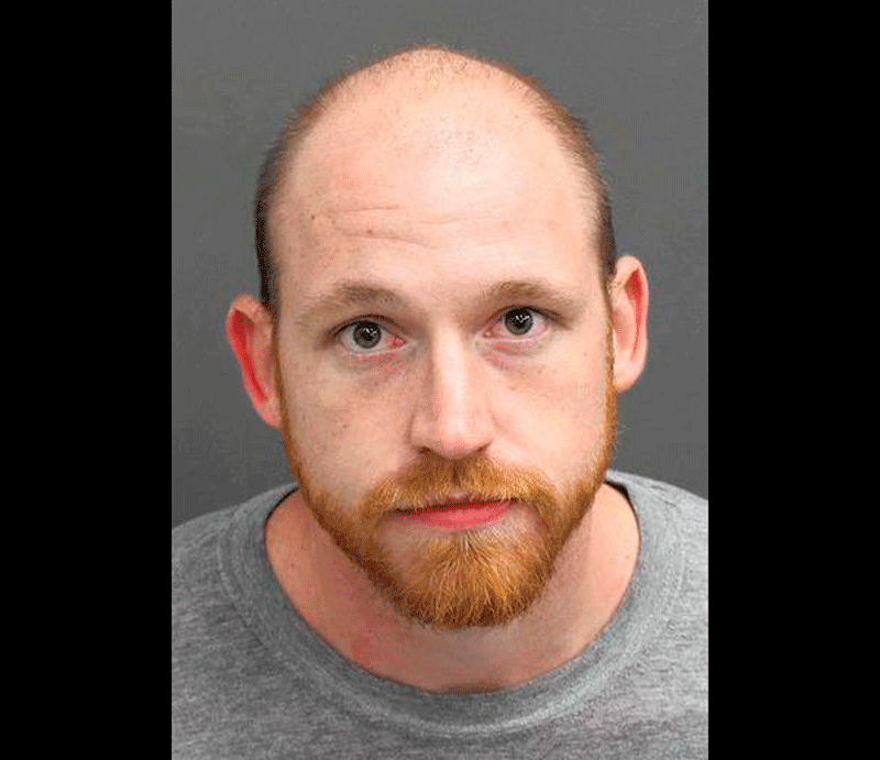 Detenido por manejar carrito de carga en pista de aterrizaje