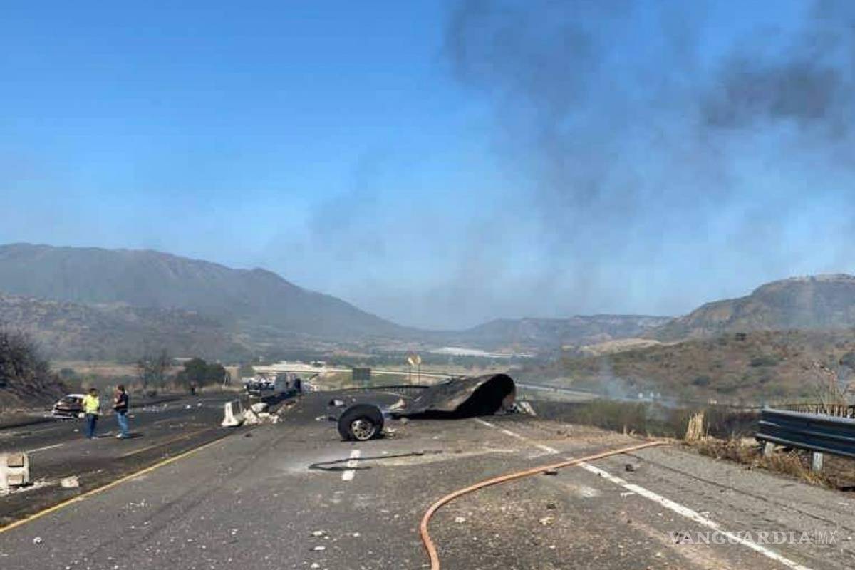 Asciende a 14 el número de muertos por explosión de pipa en la autopista Tepic-Guadalajara