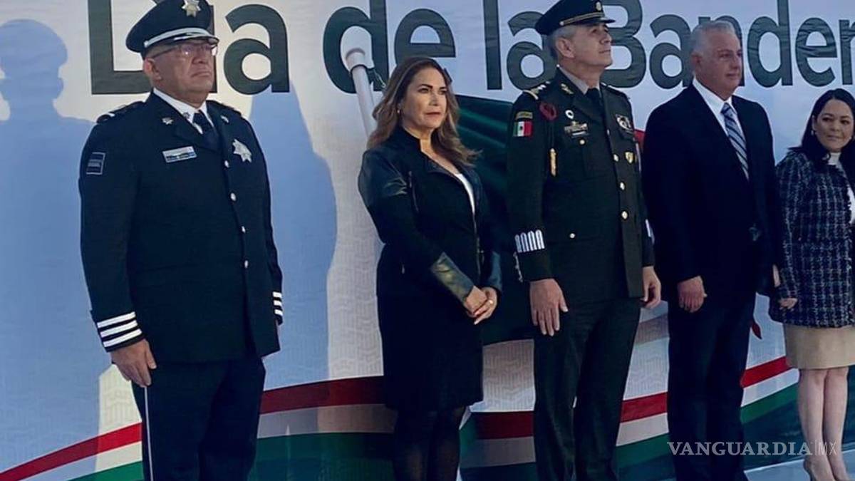En su día, Torreón iza Bandera Nacional y ondea a toda asta