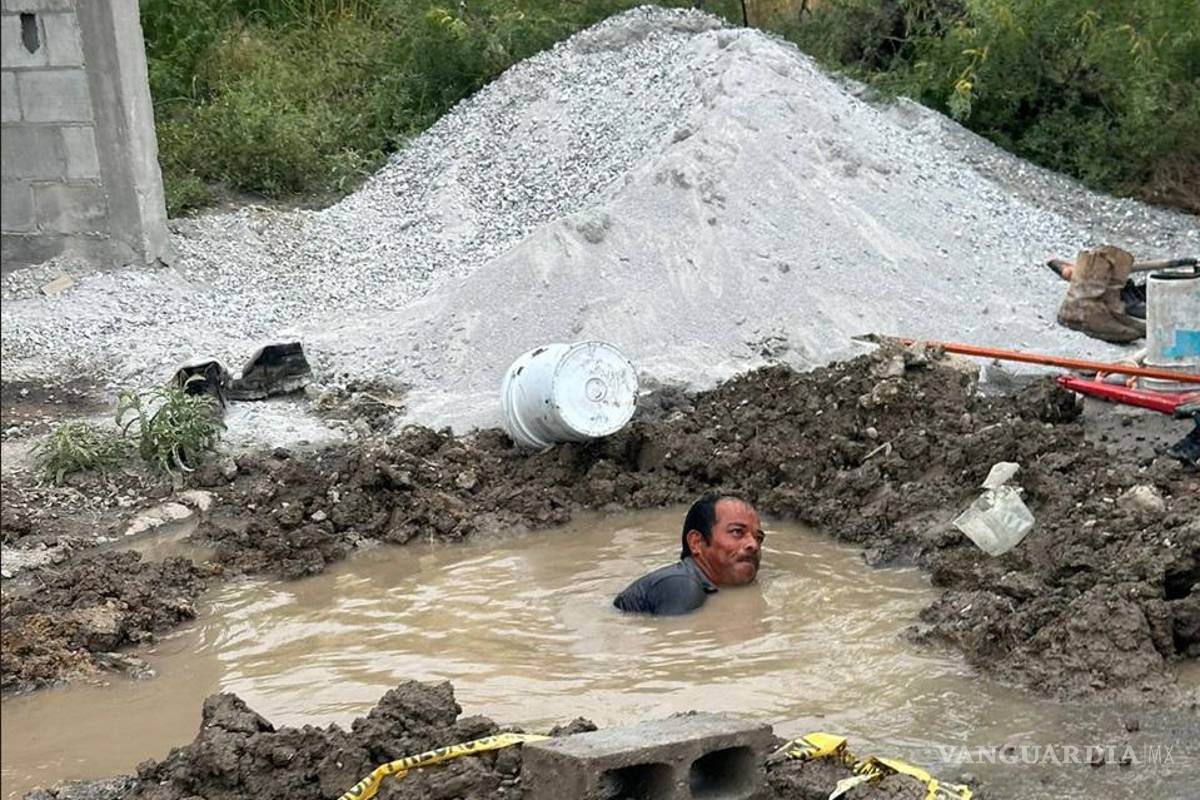 Saltillo: Megafuga de agua en la colonia Los Pinos; fue provocada por un camión materialista