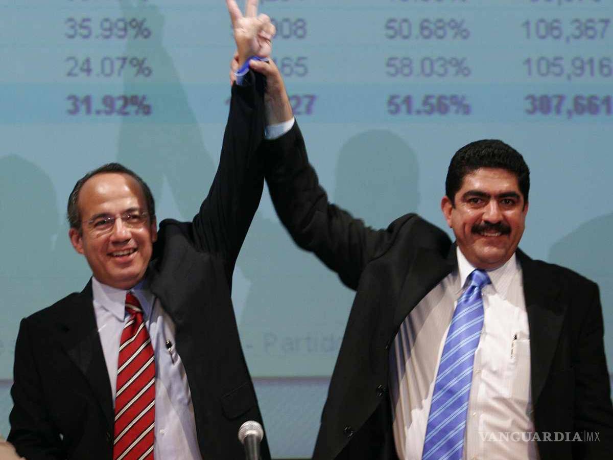 $!¿Manuel Espino es el amuleto de la victoria de AMLO?, levantó la mano a Calderón y a Peña Nieto... ¡y ganaron!