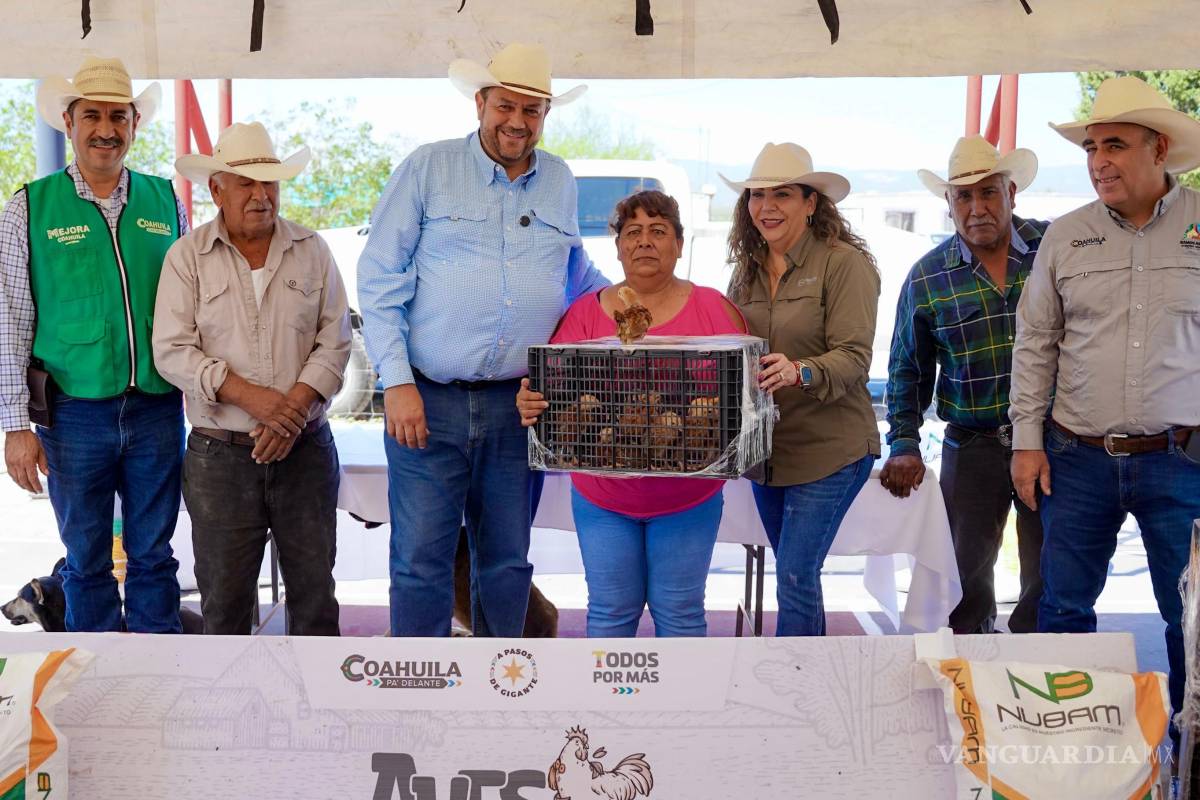 Ramos Arizpe impulsa al campo con entrega de 5 mil aves de traspatio