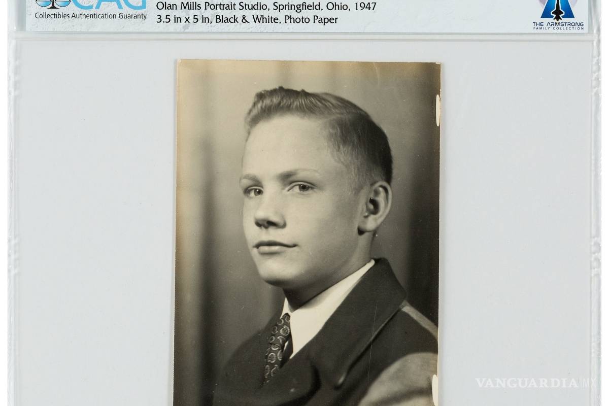 Subastan objetos de Neil Armstrong al cumplirse 50 años del viaje a la Luna