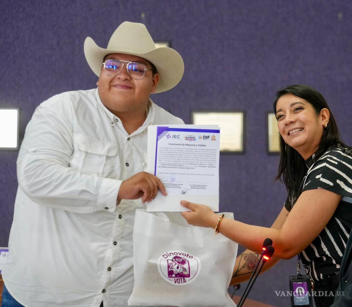 $!Autoridades municipales, electorales y educativas acompañaron el desarrollo del proceso democrático.