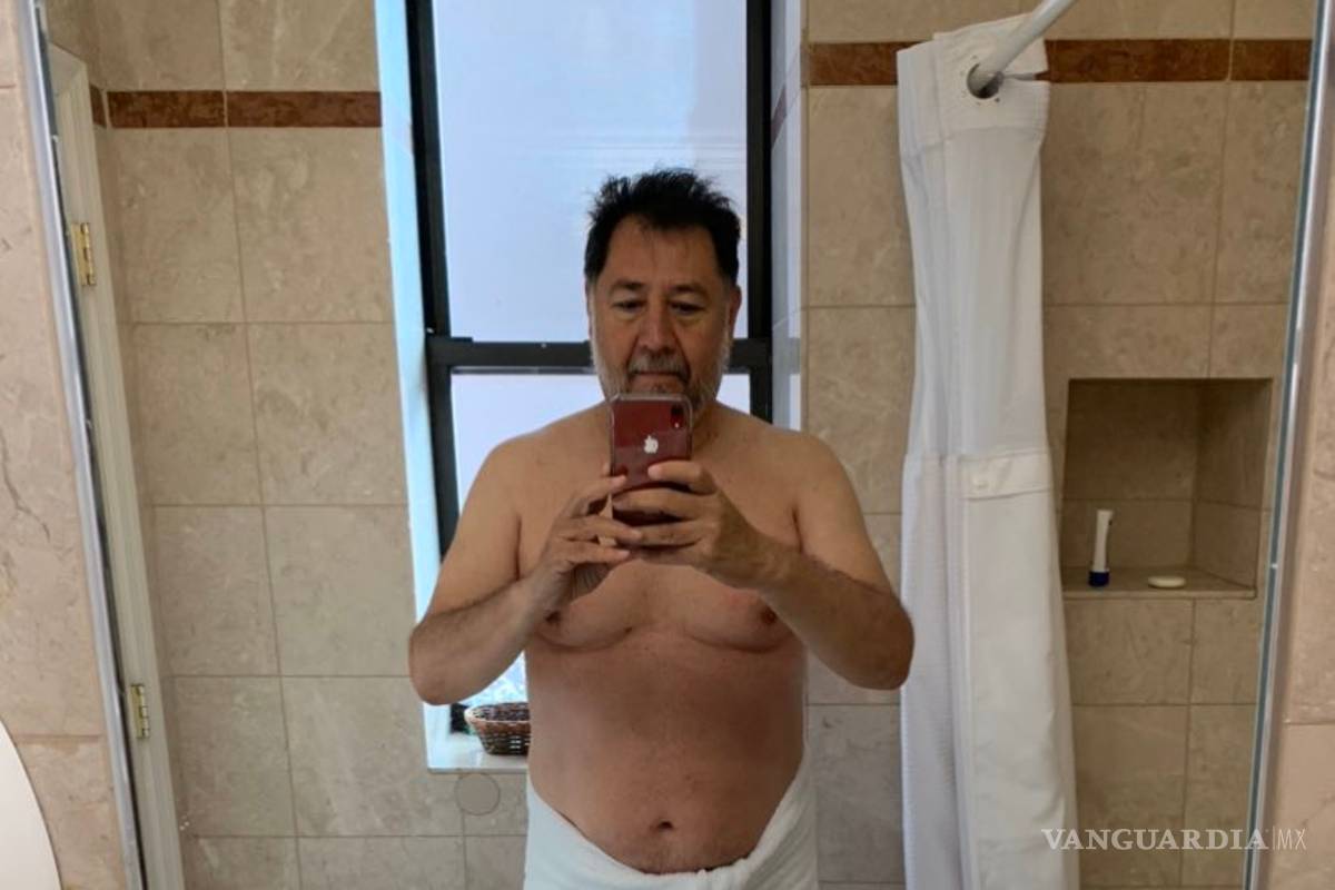 Noroña se exhibe en topless y las redes estallan