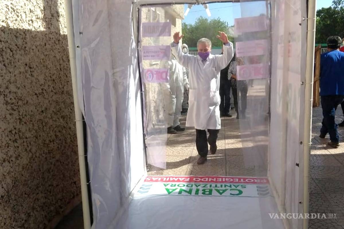 Colocan tunel sanitizador en Clínica 9 del IMSS en Frontera, Coahuila