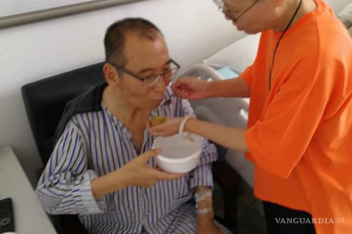 154 premios Nobel piden a China que permita salir a Liu Xiaobo