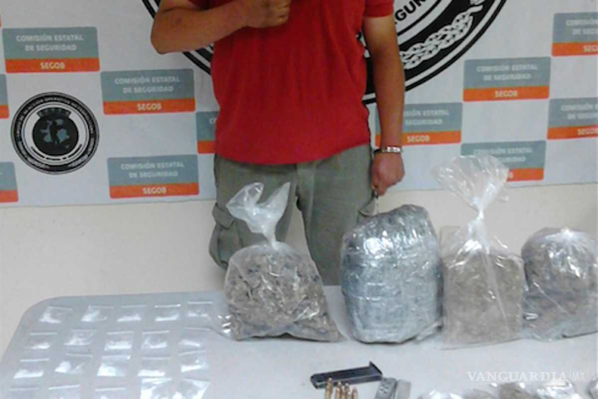 Detienen en Saltillo a taxista con mariguana y arma de fuego