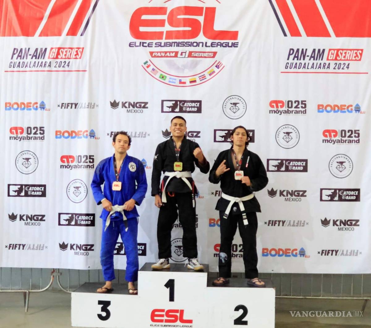 $!Gladiadores saltillenses de jiu jitsu conquistan primeros lugares en torneo de Monterrey