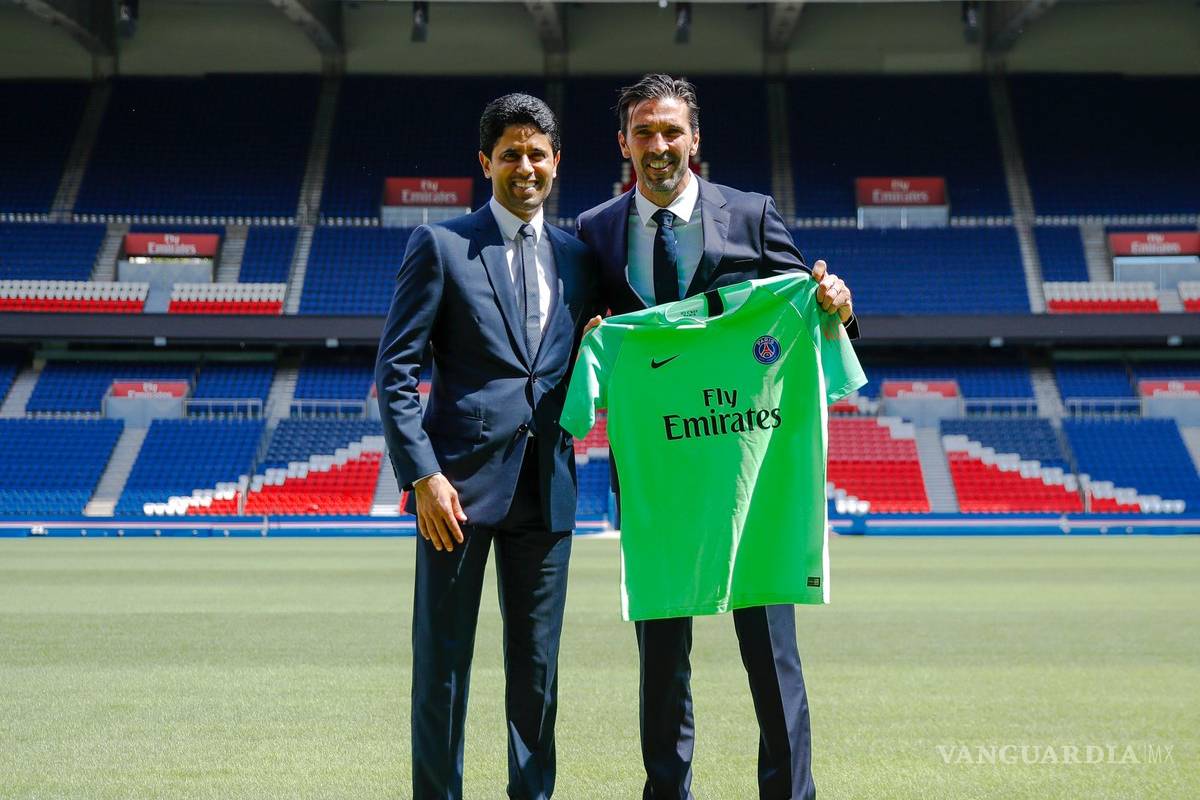 Gianluigi Buffon fue presentado con el PSG