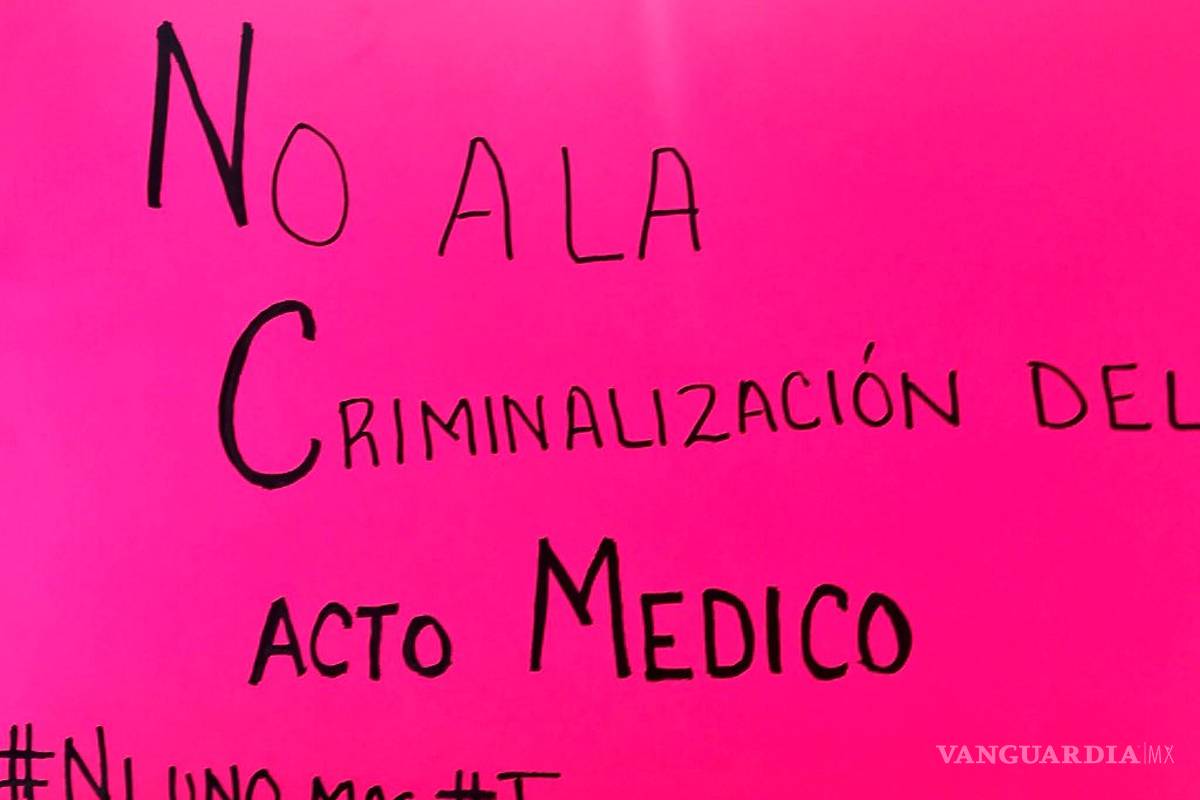Médicos protestan en todo el país; exigen ley que discriminalice su profesión
