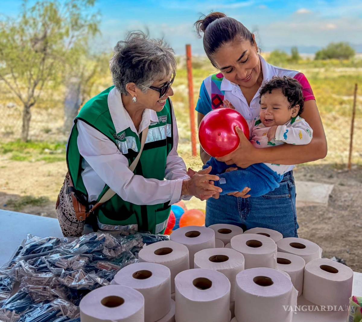 $!Familias de Landeros y Mesón del Norte recibieron servicios y apoyos durante las Brigadas Comunitarias del DIF Ramos Arizpe.