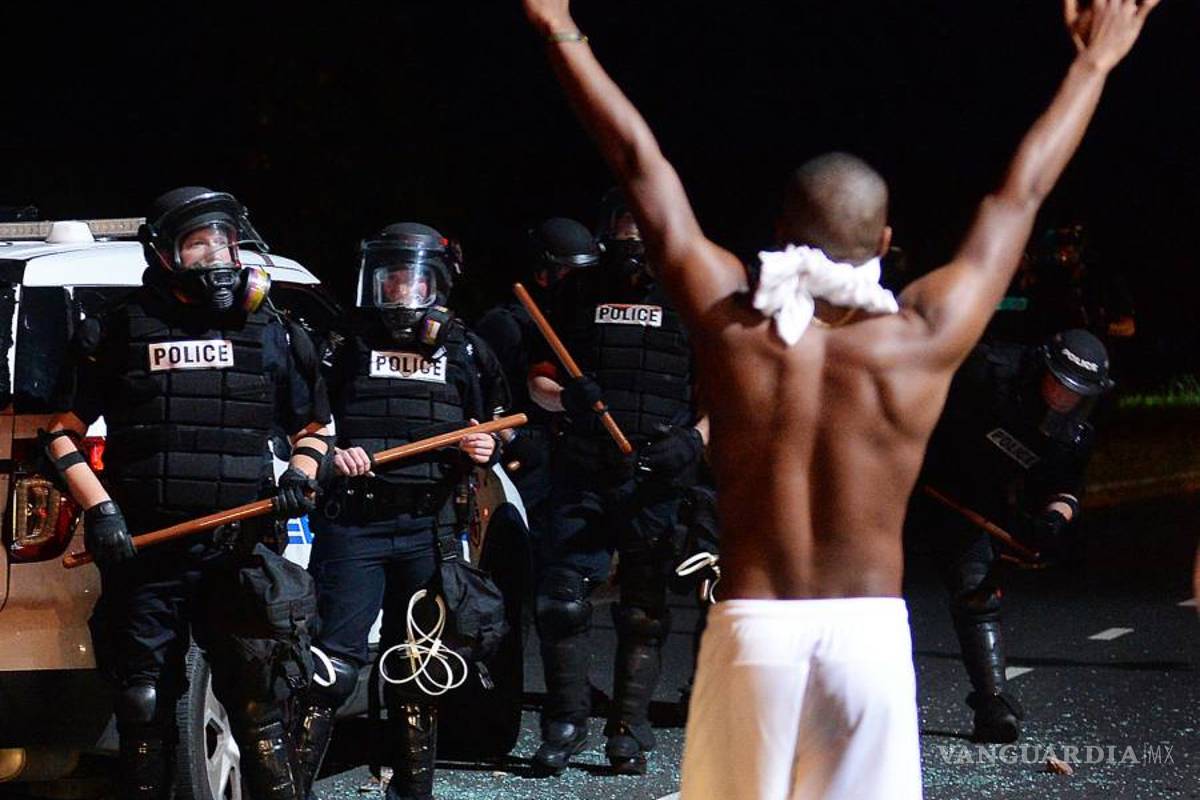 Protestas en Charlotte dejan 12 policías heridos