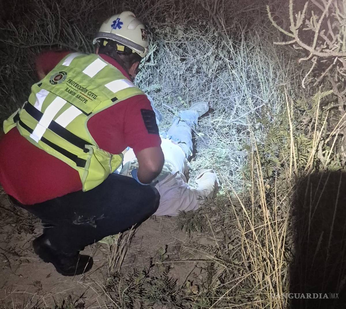 $!El hombre perdió la vida tras volcar la cuatrimoto en las inmediaciones del ejido 12 de Diciembre.