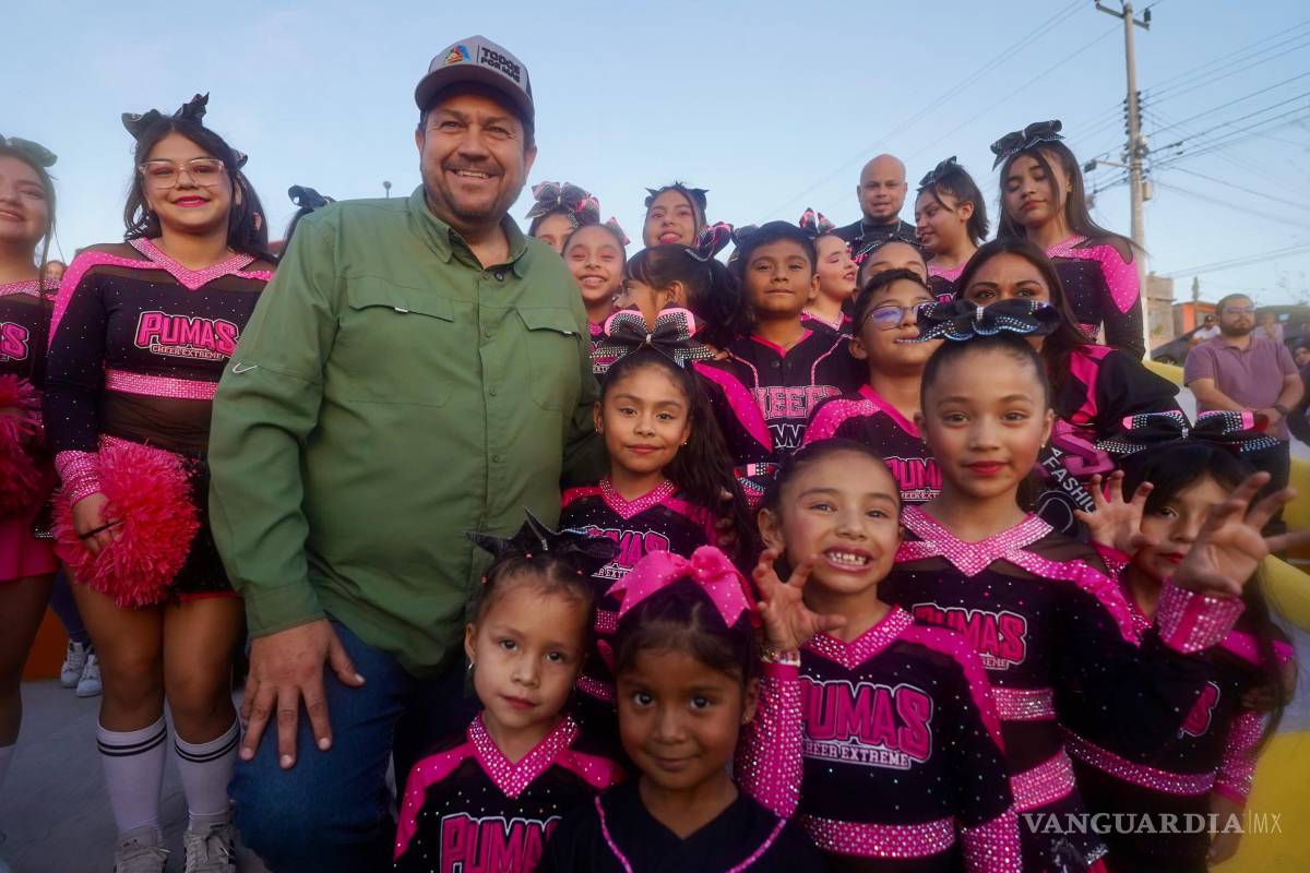 $!Familias de la colonia Fidel Velázquez participaron en la reapertura del espacio público renovado.