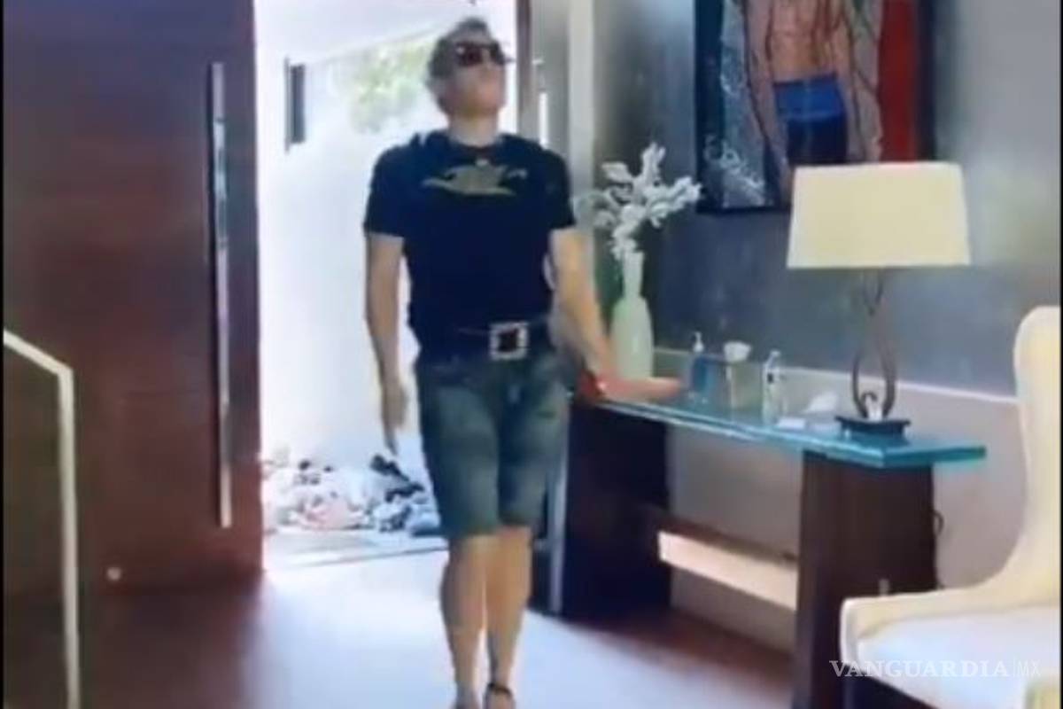 Julio César Chávez Jr aparece caminando en tacones...su padre lo defiende