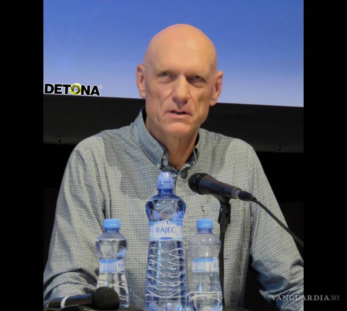 $!Peter Garret, cuando ocupó el puesto de Ministro del Medio Ambiente, Patrimonio y las Artes, de Australia.