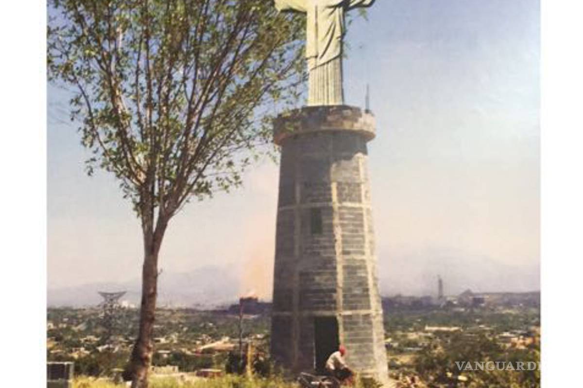 Construyen en Monclova cristo de 20 metros de altura con brazos abiertos