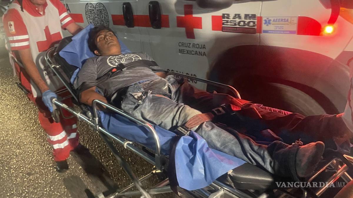 Sujeto se lanza al paso de los vehículos y lo atropellan, en Saltillo