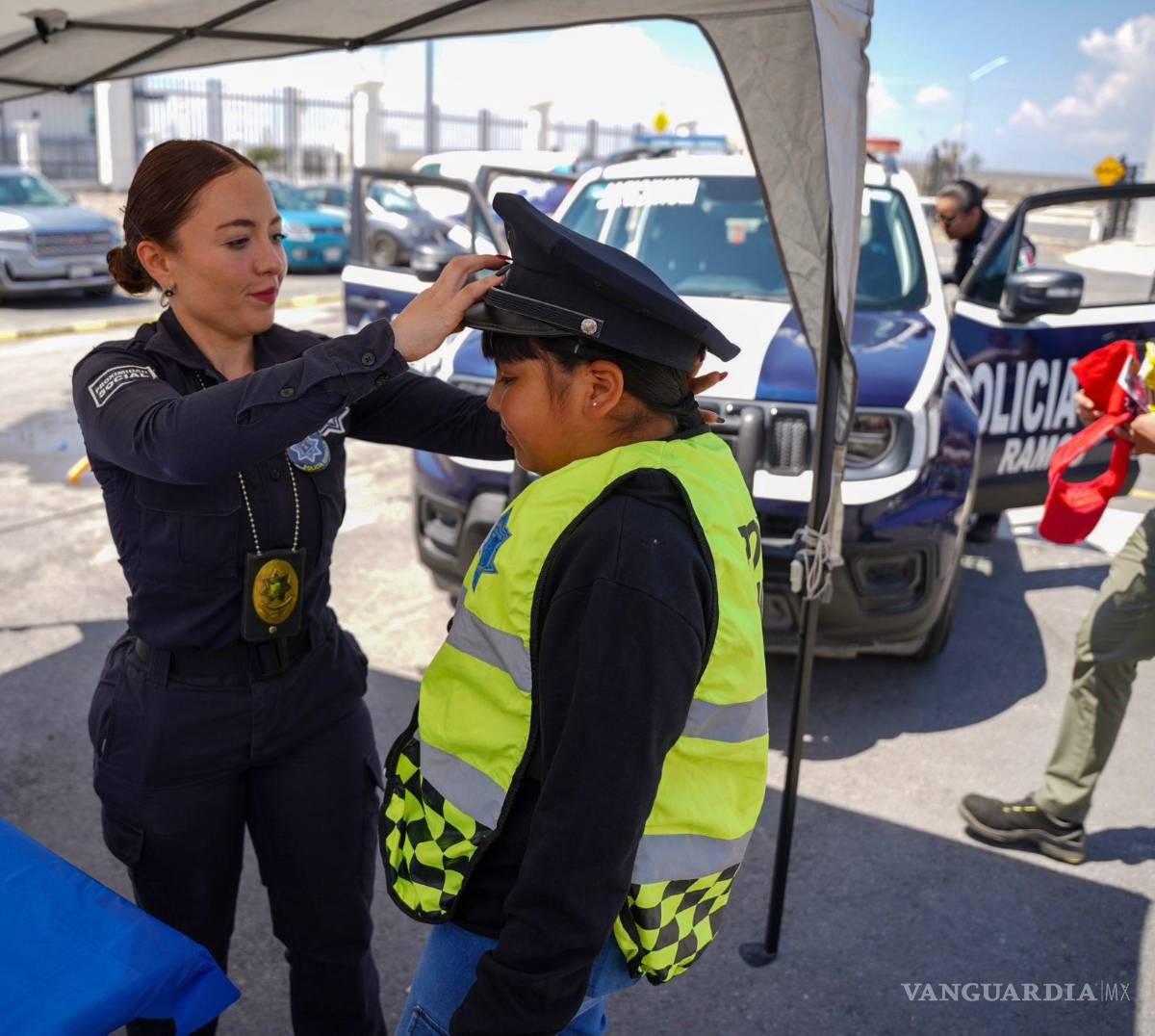 $!En escuelas se ofreció la charla “La Responsabilidad de ser Padres”.