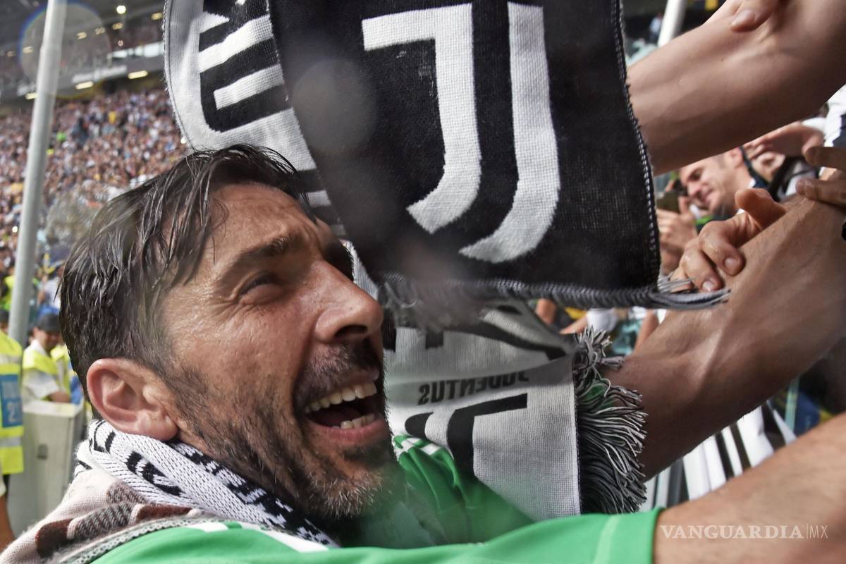 Con el Scudetto en lo alto, Buffon se despide de la Juventus
