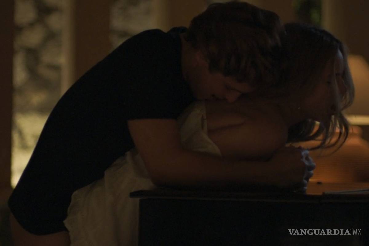 $!Impactan escenas llenas de erotismo y desnudez en ‘Luis Miguel La Serie’
