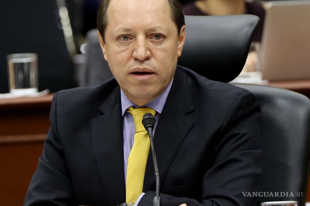 Consejero del INE reporta retraso de 14 días en impresión de boletas electorales