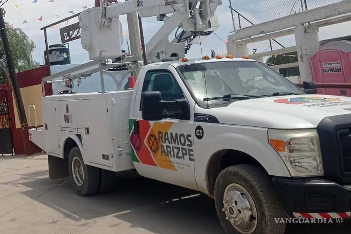 Se hizo la luz: continúan trabajos de alumbrado público en Ramos Arizpe