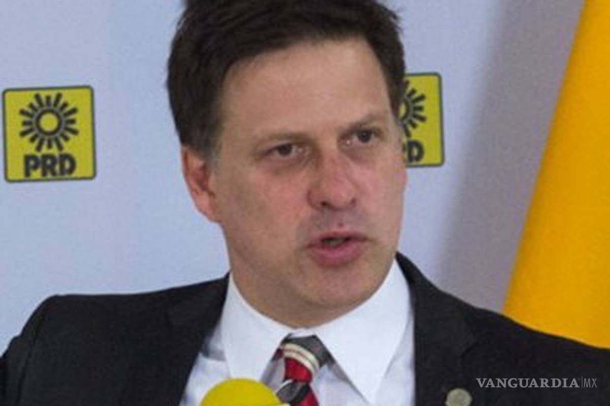 Acusa PRD a AMLO de persecución política