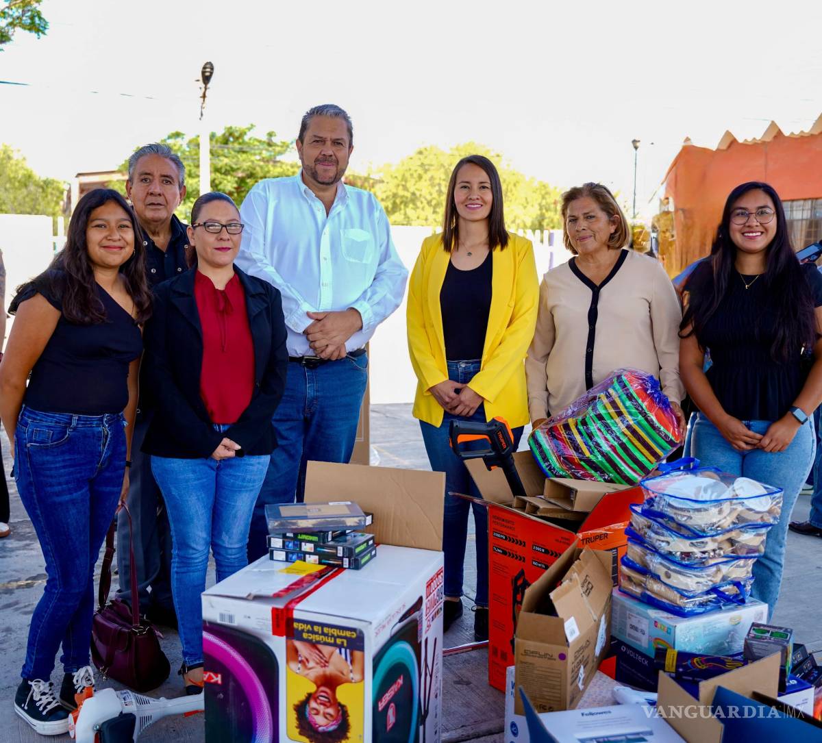 $!Comunidad escolar participó en la selección de materiales para fortalecer el aprendizaje en aulas.