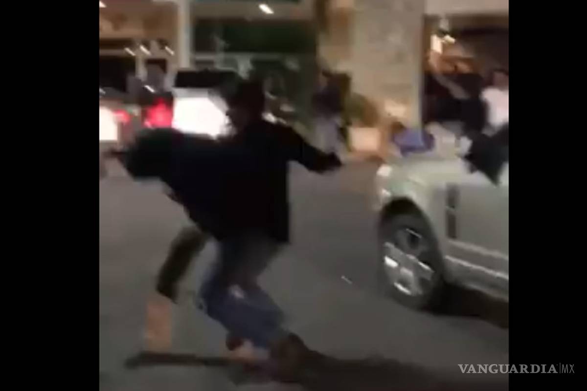 Arman riña campal en plaza comercial de Saltillo (+Video)