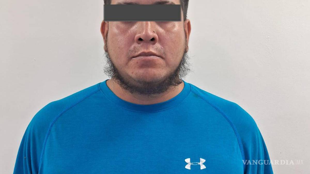 Detienen a dos presuntos narcovendedores tras cateo en Monterrey